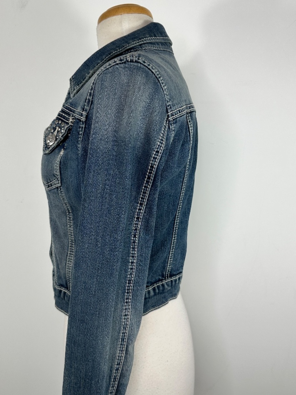 Miss Me Jacket Women's Sz M Blue Denim Embroidered Jean Cropped Coat - Picture 9 of 16